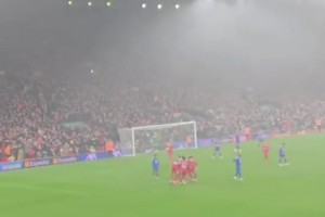 門將無(wú)能為力！現(xiàn)場(chǎng)觀看加克波內(nèi)切兜射死角世界波！