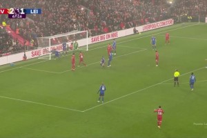 進(jìn)球取消！加克波跟進(jìn)補射破門！VAR判罰努涅斯越位在先！