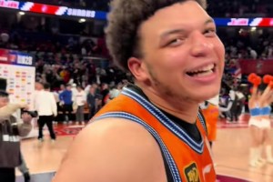 無敵小胖！洛夫頓賽后笑得合不攏嘴：十連勝了兄弟們??