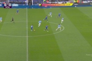 差一點(diǎn)就是紅點(diǎn)??！瓦爾迪單刀被奧爾特加出擊放倒，裁判吹罰越位