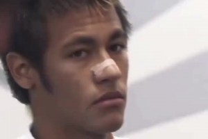 他就是3屆金球獎得主？當年內(nèi)馬爾第一次見梅西滿臉寫著不屑??