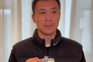 對(duì)陣過的最強(qiáng)前鋒是誰？鄭錚：emmm應(yīng)該是德羅巴吧??