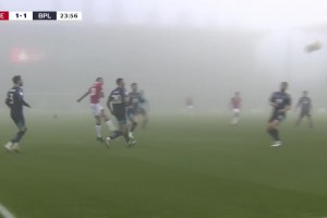 一周5佳球-寫意！英甲顛球凌空斬&巴斯托尼詭異弧線頭球