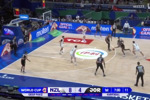 讓全世界震撼的死亡之扣！卡特飛越隔扣2米18的法國中鋒！