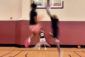 小伙成功上演空中雙回環(huán)拉桿上籃，這保羅看了也得服吧????