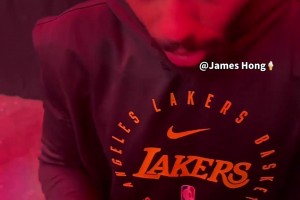 他真的??拉塞爾用中文向中國(guó)球迷問好，隨后還說“我很好”??