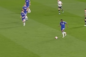 梨花哪有阿扎香