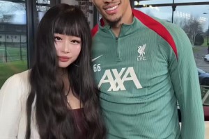 大老師：阿諾德會留下嗎？他沒和我聊貝林厄姆和續(xù)約問題??