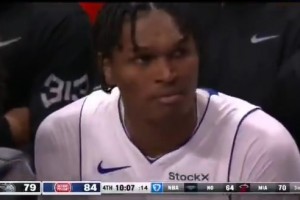 看到隊(duì)友艾維受重傷，奧薩爾-湯普森忍不住抹淚！