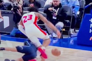 慎點(diǎn)！慢鏡頭看科爾-安東尼沖撞艾維，簡(jiǎn)直是砸人飯碗?。??