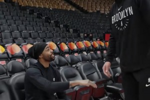 拉塞爾重回籃網(wǎng)首秀 和老友西蒙斯重聚啦