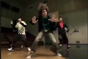 外網(wǎng)網(wǎng)友惡搞：這是面對(duì)紐卡的齊爾克澤……