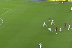 穆里尼奧十二碼前大秀腳法，現(xiàn)場(chǎng)出任門(mén)將十分搞怪??