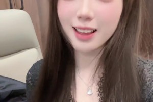 內(nèi)馬爾足壇第一深情?。课矣X(jué)得小姐姐的顏值真不錯(cuò)啊??