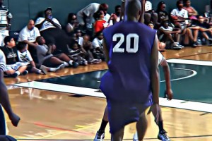 帶你感受下巔峰時期的科比是如何打野球的