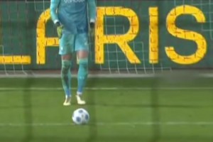 這下真賽后逆轉(zhuǎn)比分！球迷扔打火機(jī)致柏林聯(lián)被判負(fù)??