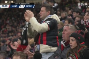 門將立功！費(fèi)利奇內(nèi)切兜射！邁尼昂極限飛身神勇?lián)涑觯? >
                                        </div>
                                    </div>
                                    <div   id=