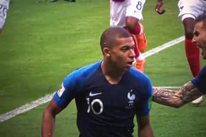 16歲的亞馬爾和19歲的姆巴佩！誰的橫空出世更強(qiáng)？