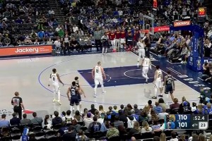 ??霸氣！威少籃下飛身按帽2米16中鋒萊夫利，徹底殺死比賽！