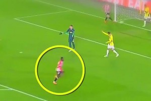 球場上的親兄弟！格拉利什這個勝似親兄弟！