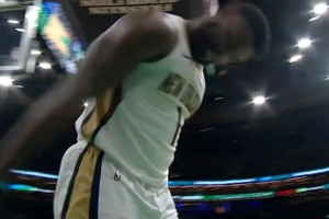 氣死了??CJ絕殺拋投不中，錫安沮喪拍手，頭也不回黯然離場