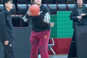 小胖沒有參與球隊(duì)合練 不知是否能出戰(zhàn)遼寧