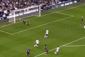 十八年前的今天，曾被譽(yù)為國米十年組合的他為紐卡打進(jìn)驚天世界波