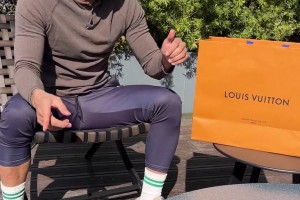 LV新出了一款四位數(shù)的足球鞋？！這踢一腳會(huì)不會(huì)有點(diǎn)心疼啊??