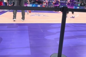 北控投籃訓(xùn)練命中率的不會是被場邊女球迷影響了吧??????