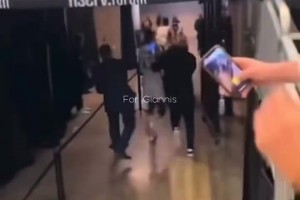 回顧字母哥沖向步行者更衣室搶球 拉都拉不?。? >
                                        </div>
                                    </div>
                                    <div   id=