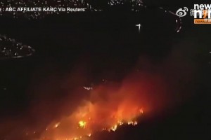 威少賽后和杰倫-格林捂嘴交流，兩人說(shuō)些啥呢？