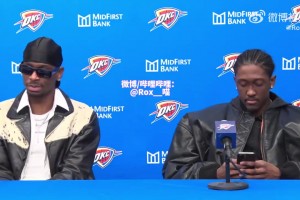 身高不到2米，天天防大中鋒！亞歷山大和杰倫威賽后發(fā)布會激烈討論關于身高問題