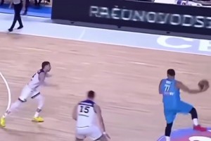 東契奇背后長眼的藝術(shù)傳球！斯洛文尼亞這次進(jìn)攻太寫意了！