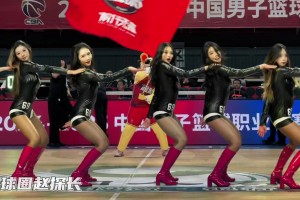 不遑多讓！廣州龍獅啦啦寶貝這黑絲長靴的視覺沖擊力真強??