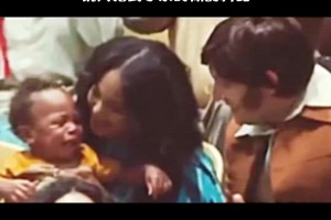 1979年湖人的比賽中鏡頭拍到了小時(shí)候的科比~