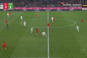 阿方索中場被斷球！狼堡反擊阿穆拉禁區(qū)內爆射再扳一球！