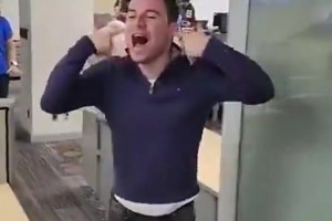 當(dāng)年姆巴佩扳平，墨西哥電視臺(tái)工作人員瘋狂慶祝：梅西在哪里？