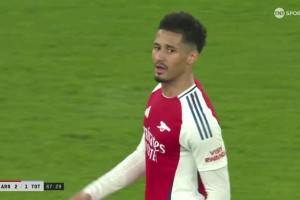 埋下伏筆！薩利巴上輪打熱刺受傷，本場(chǎng)阿森納連丟2球遭維拉逼平