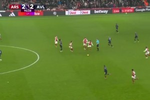 新規(guī)已廢？賽季初罰下賴(lài)斯的裁判看到維拉球員將球踢走卻無(wú)動(dòng)于衷