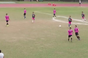 這妥妥男足苗子啊??這假動(dòng)作做的多好晃了自己在內(nèi)的所有人