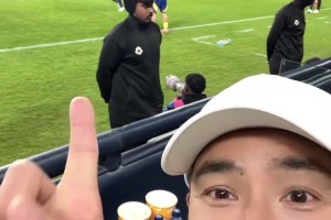 劉畊宏也是C羅粉絲啊??在沙特見證C羅2025年首球