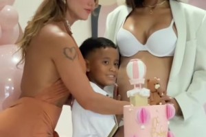 親自撒鹽！莫德里奇模仿撒鹽哥的動(dòng)作??玩的還挺嗨