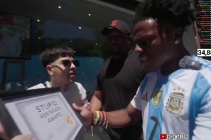 全是節(jié)目效果！甲亢哥被阿根廷人授予“愚蠢黑X獎(jiǎng)”??