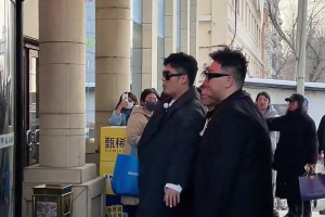 范大將軍不耐踩呀！范志毅參加綜藝被踩出了痛苦面具