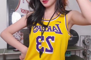 美娜：衛(wèi)冕冠軍都贏了 湖人這不就好起來(lái)了嗎 ??