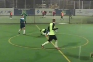 踢球人看不得！俄羅斯毛子這是腿斷了還是韌帶斷裂了??