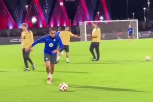 球感不錯！拉菲尼亞訓練中左右腳交替插花腳停球