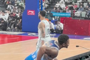 歌手皮！ 三雙男孩兒皮特森其實是個歌手。