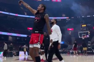 蓄勢(shì)待發(fā)！杰倫-格林賽前熱身，這投籃出手看起來比之前快多了~