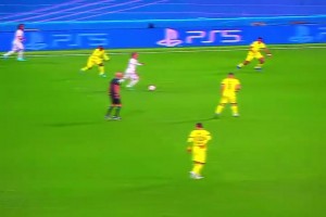 仙氣飄逸！魔笛的外腳背是真的精準！